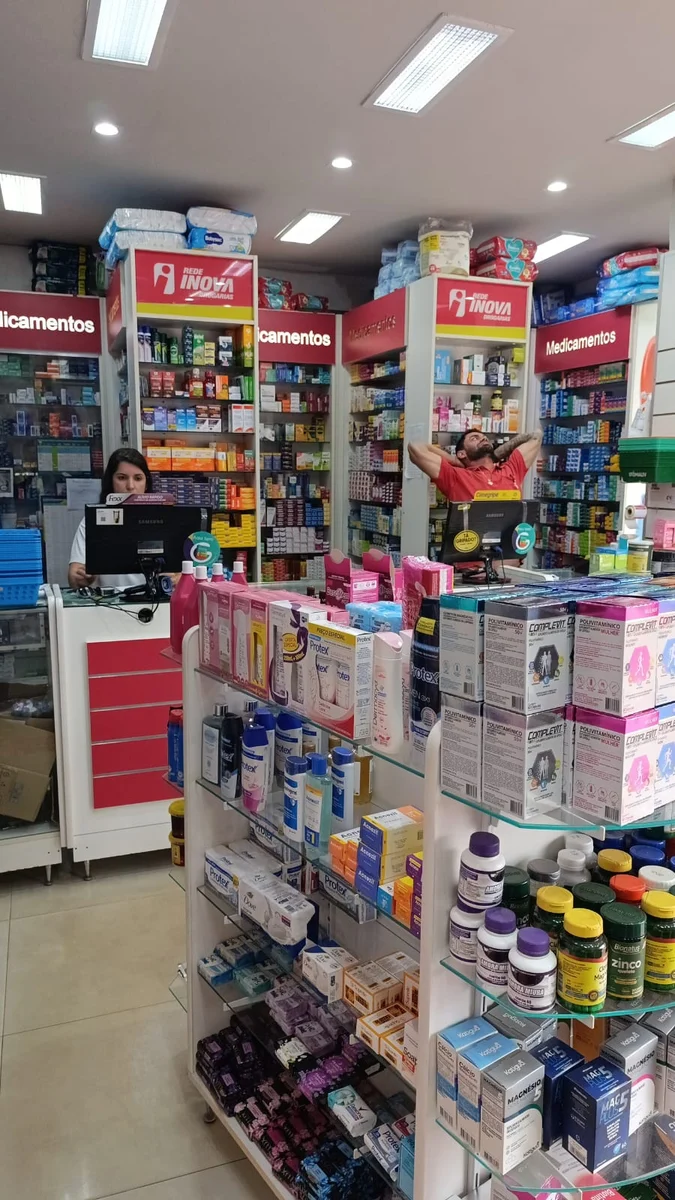 Interior da Rede Inova Drogaria Drogamais — foto 5